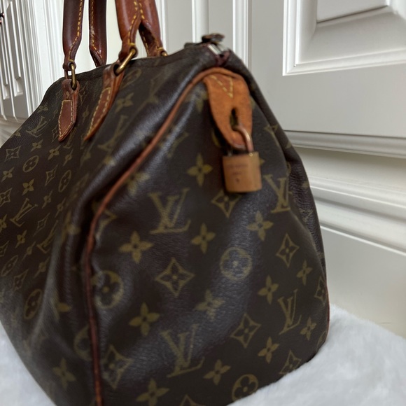 Authentic Louis Vuitton Speedy 30 Vintage (Fair Condition) - Picture 5 of 15